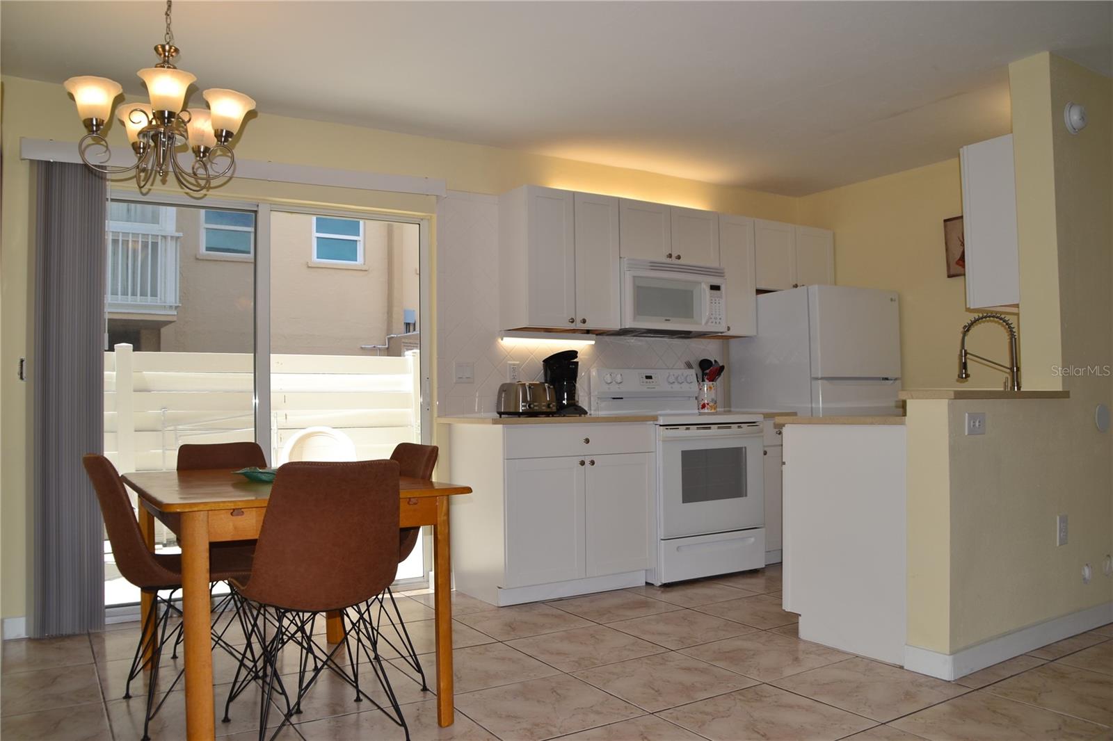 Image 3 of 30 For 1275 Tarpon Center Drive 107
