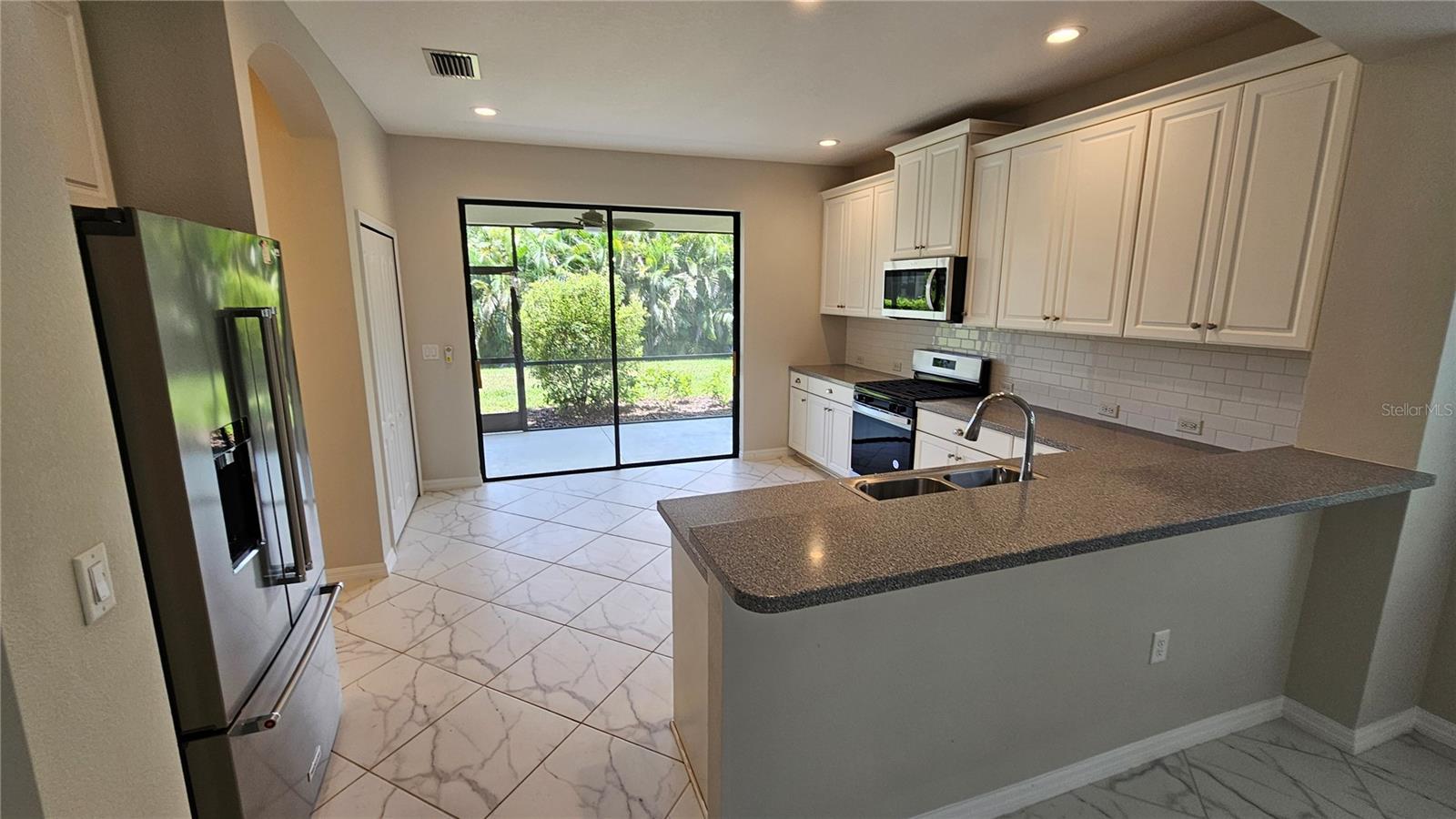 Image 11 of 34 For 447 Casalino Drive