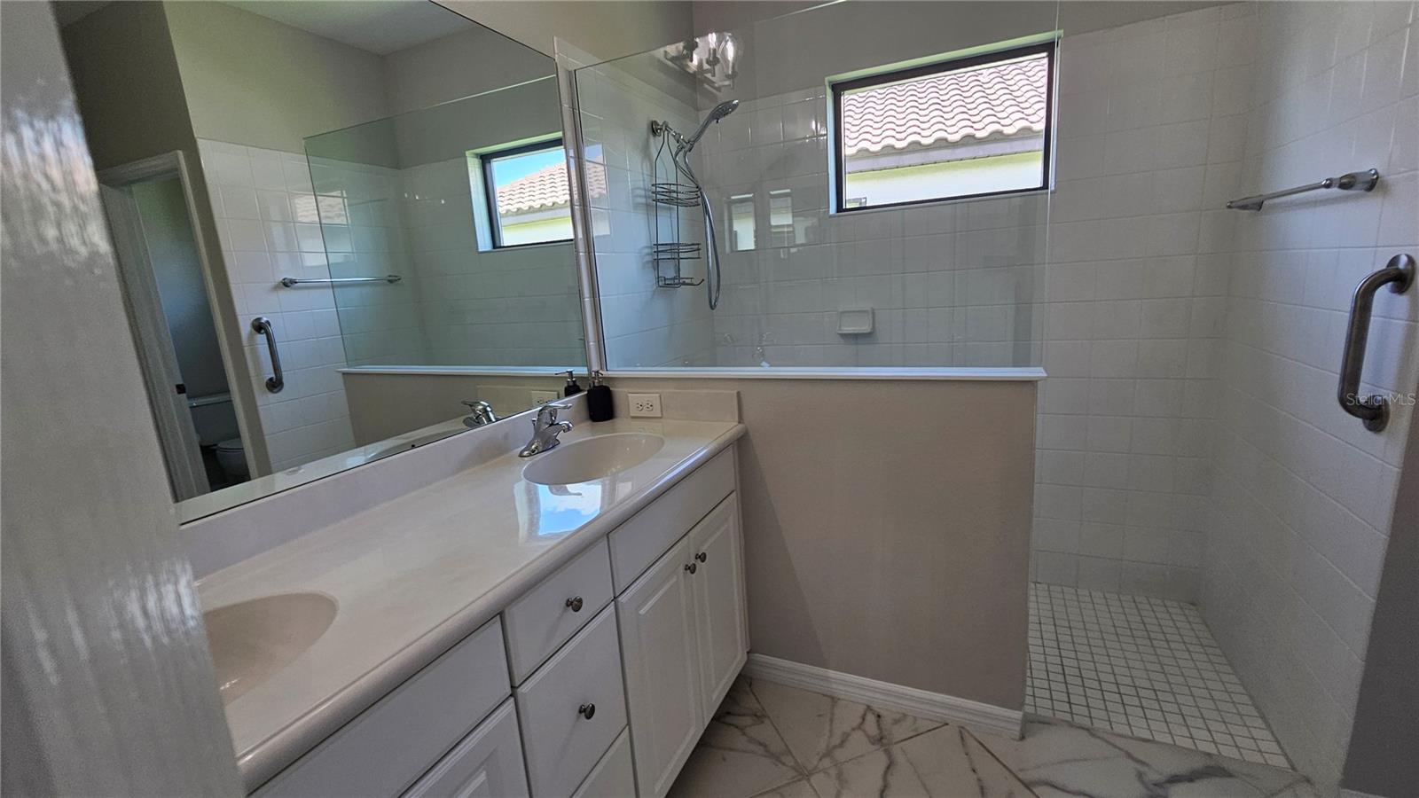 Image 21 of 34 For 447 Casalino Drive