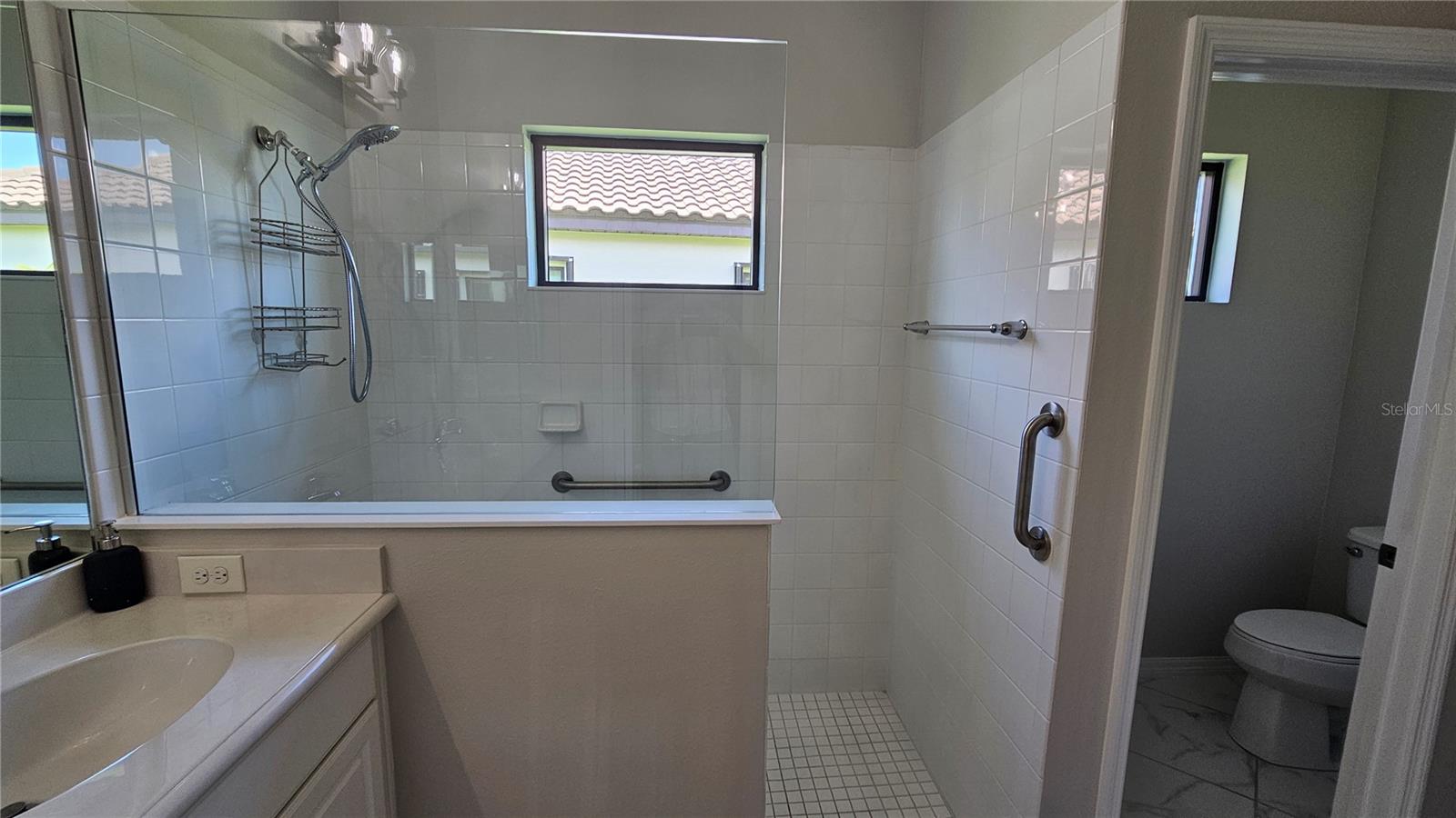 Image 23 of 34 For 447 Casalino Drive