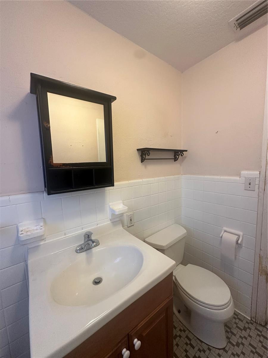 Image 15 of 31 For 1109 17th Street W