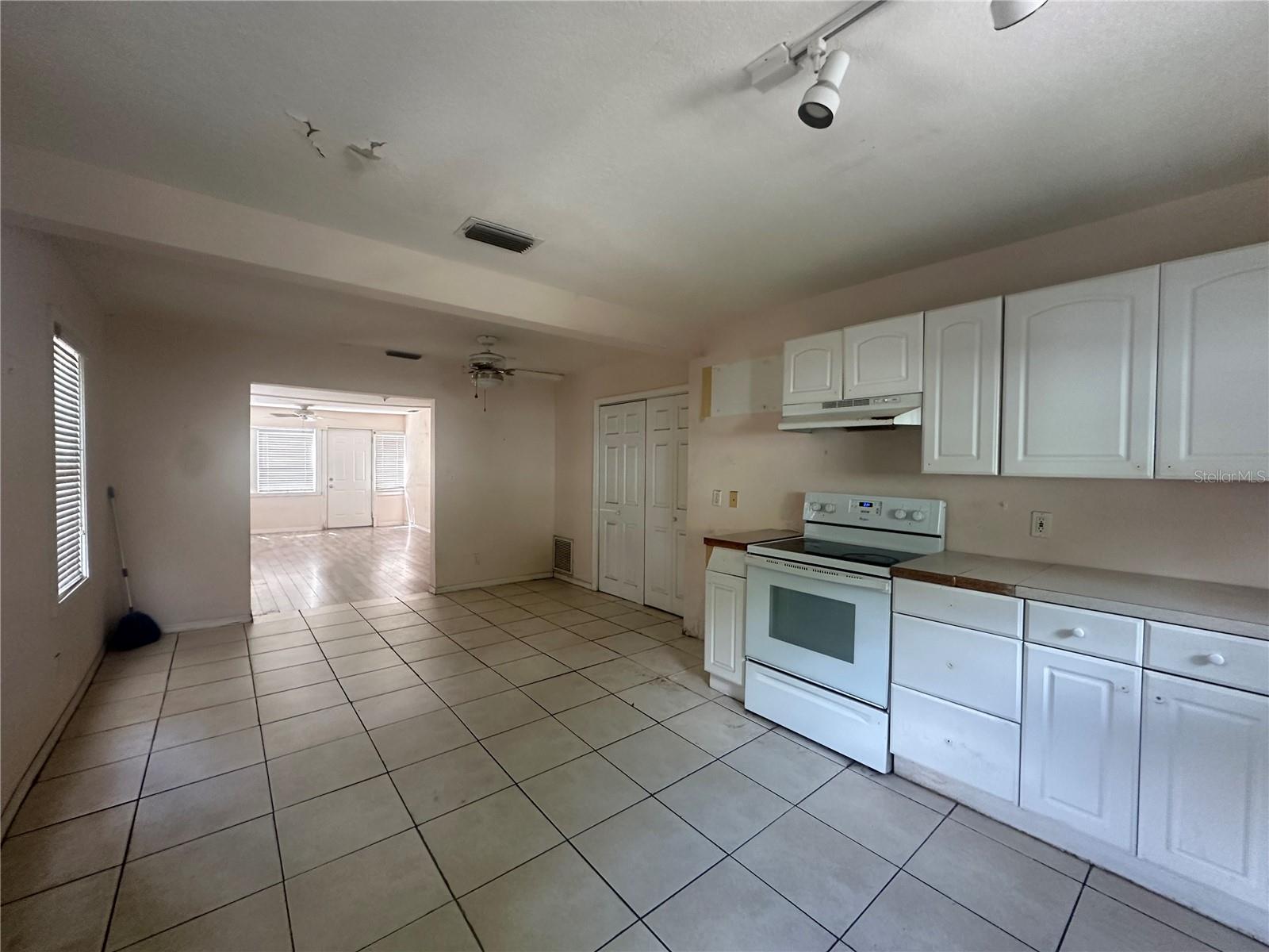 Image 22 of 31 For 1109 17th Street W
