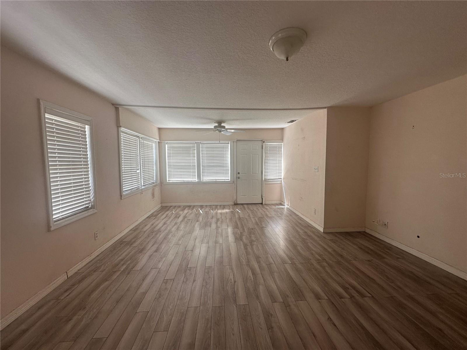 Image 28 of 31 For 1109 17th Street W