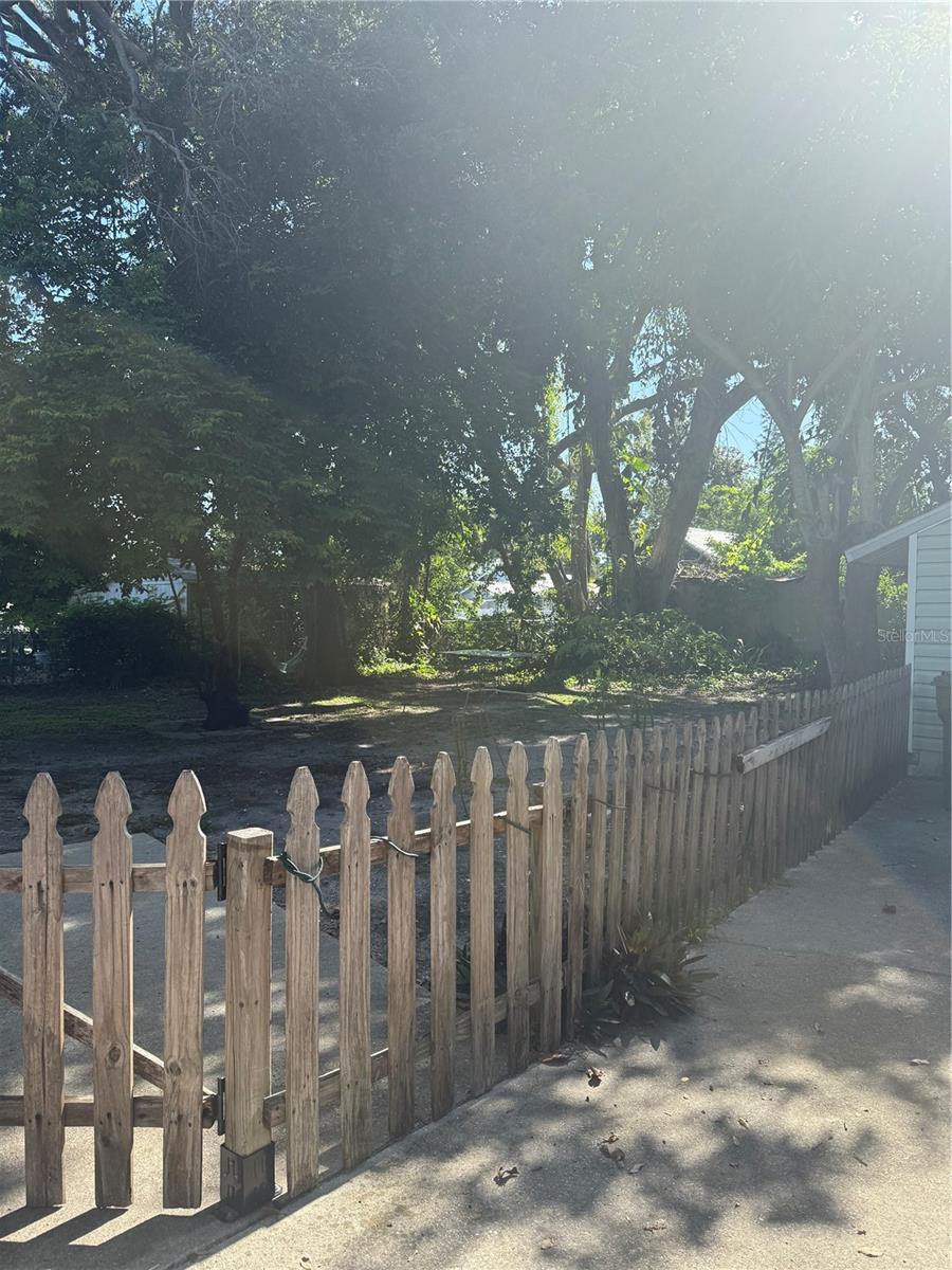 Image 5 of 31 For 1109 17th Street W