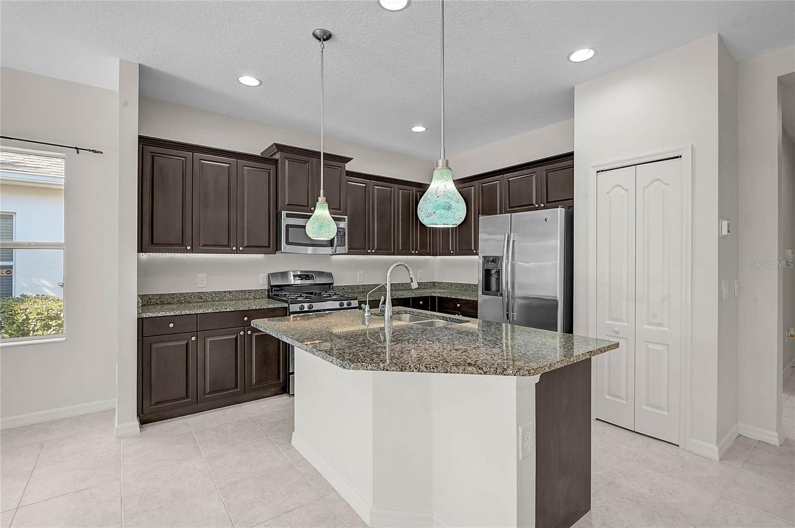 Image 17 of 41 For 4025 Wildgrass Place