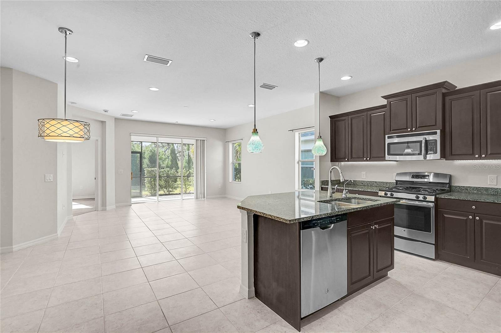 Image 18 of 41 For 4025 Wildgrass Place