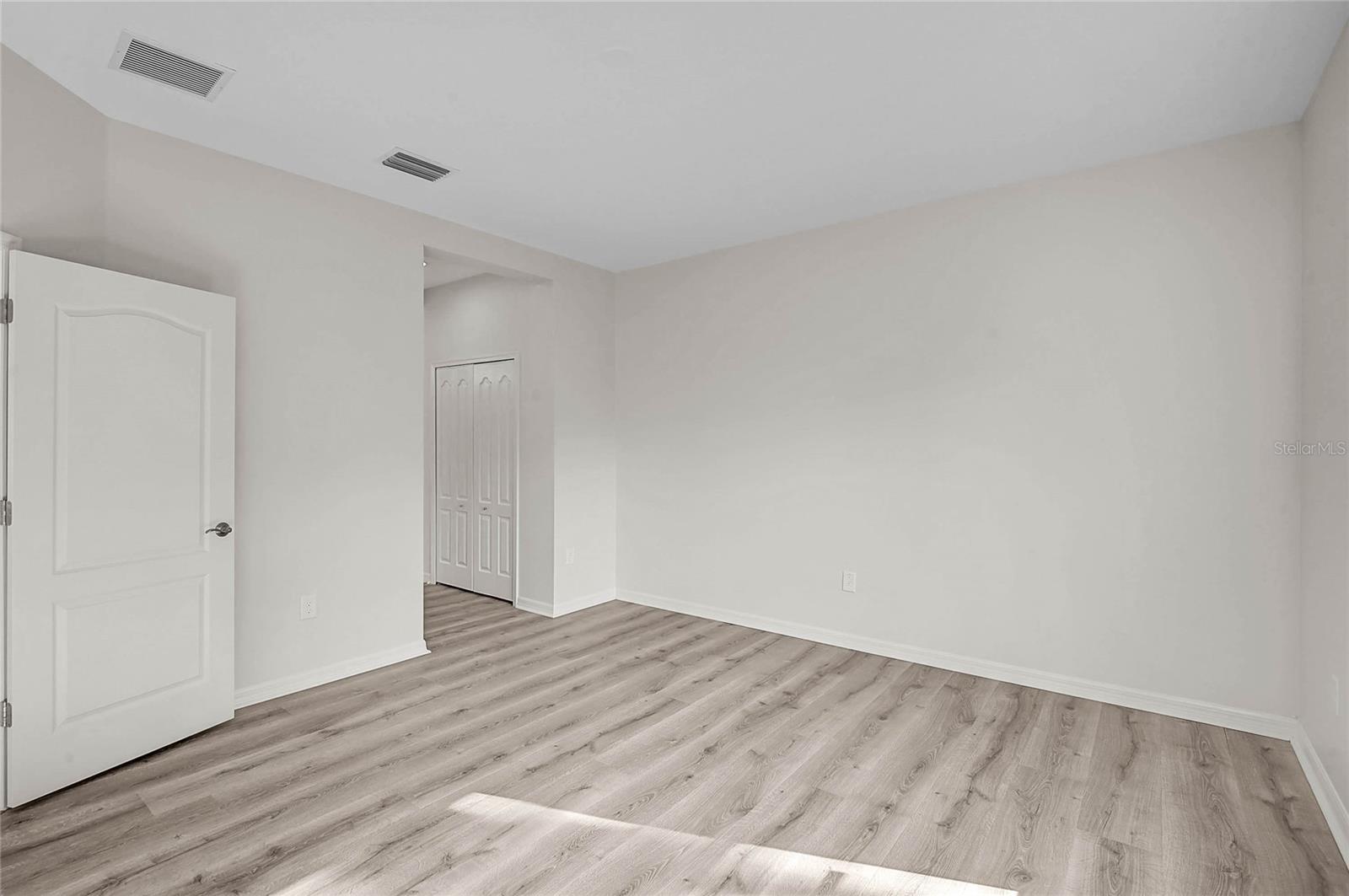 Image 27 of 41 For 4025 Wildgrass Place