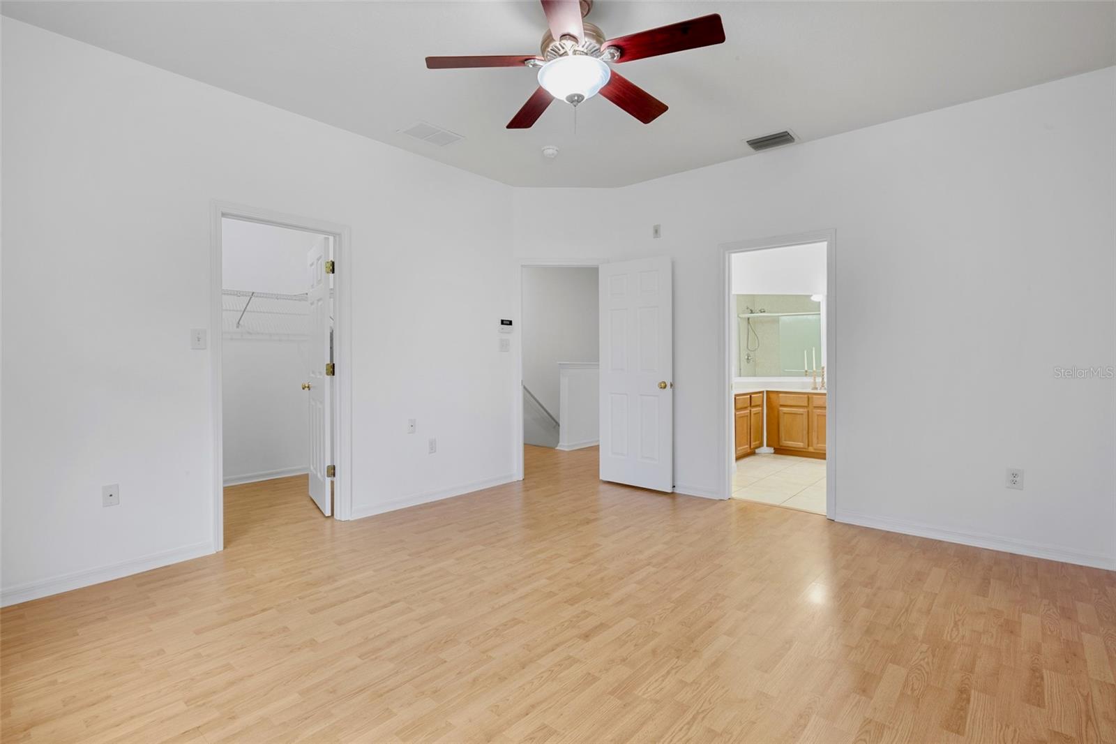 Image 21 of 46 For 3811 Parkridge Circle 2-104