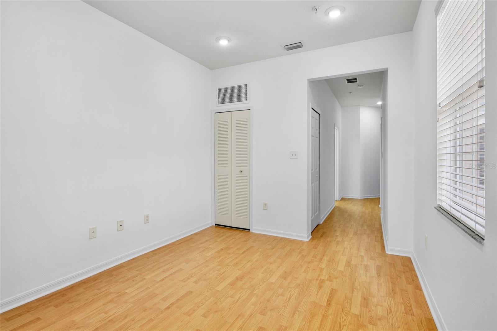 Image 30 of 46 For 3811 Parkridge Circle 2-104