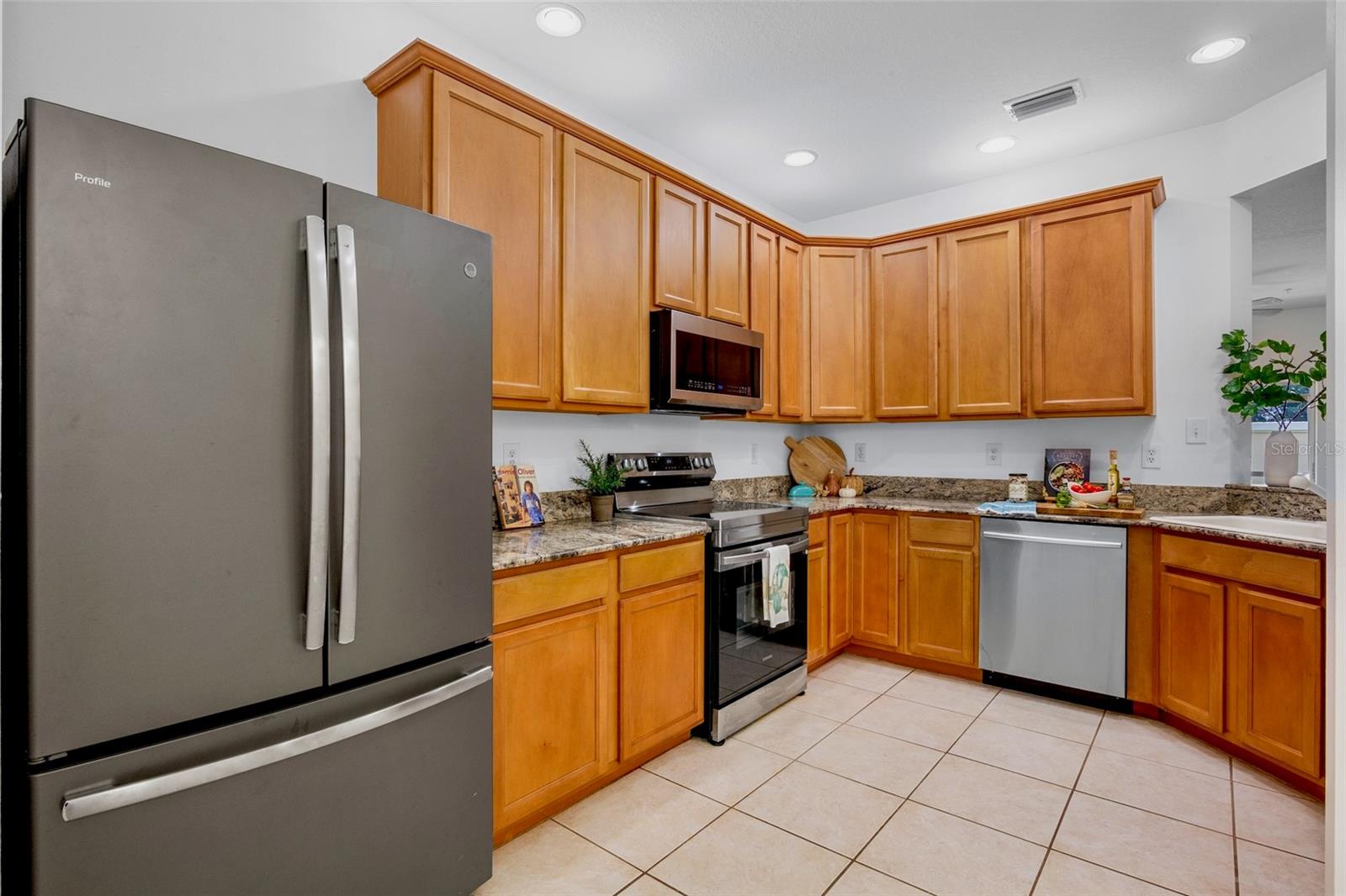 Image 4 of 46 For 3811 Parkridge Circle 2-104