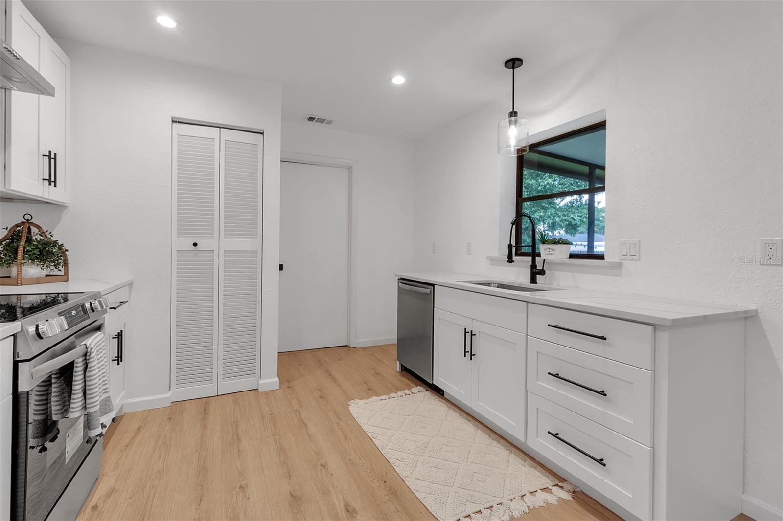 Image 10 of 30 For 3252 Patton Street