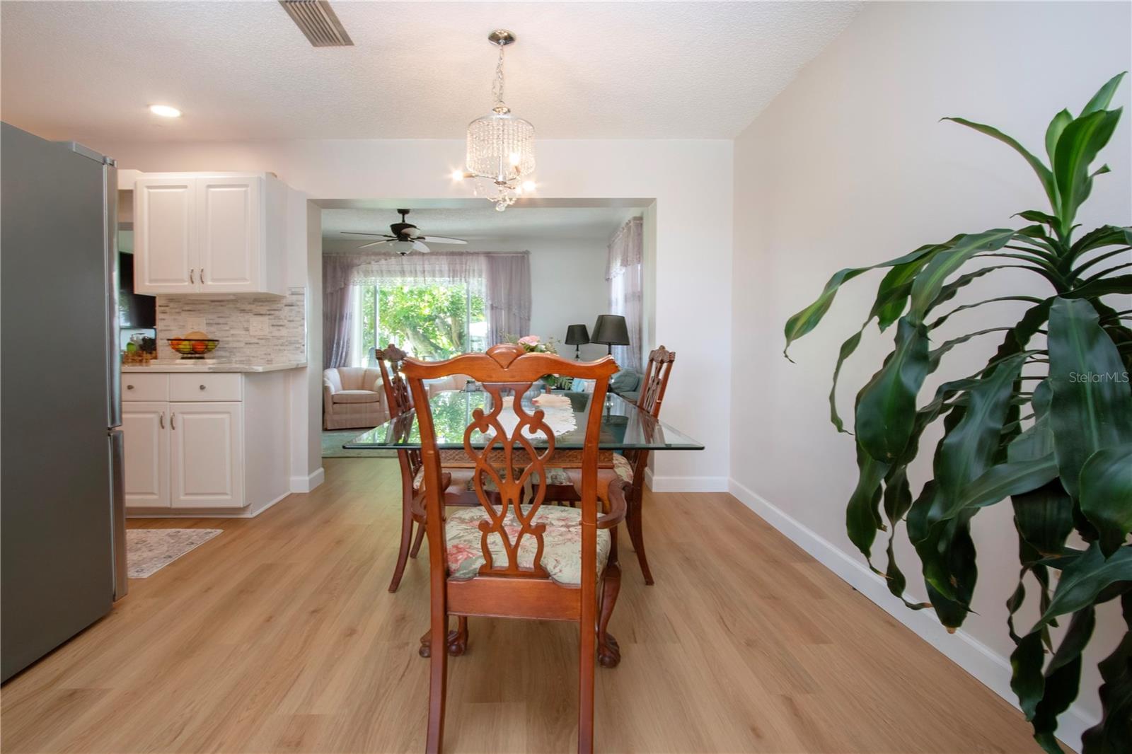 Image 15 of 93 For 808 Mandarin Circle