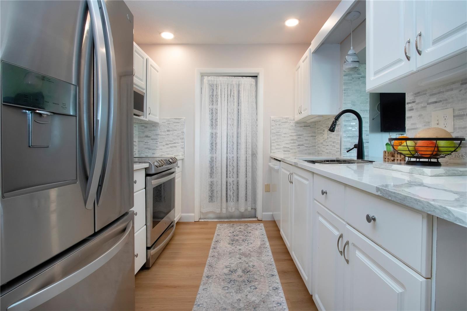 Image 16 of 93 For 808 Mandarin Circle