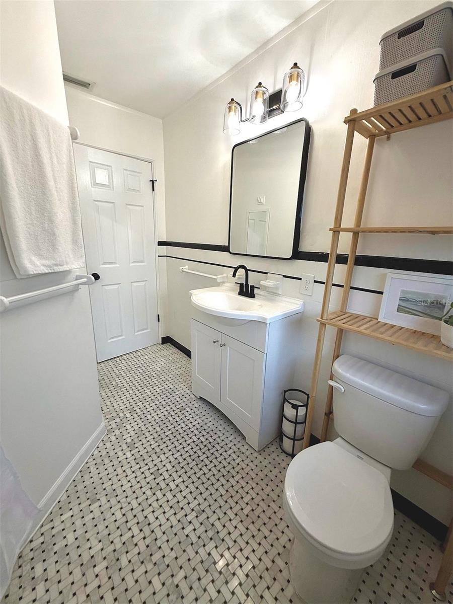 Image 11 of 25 For 6138 11th Avenue S