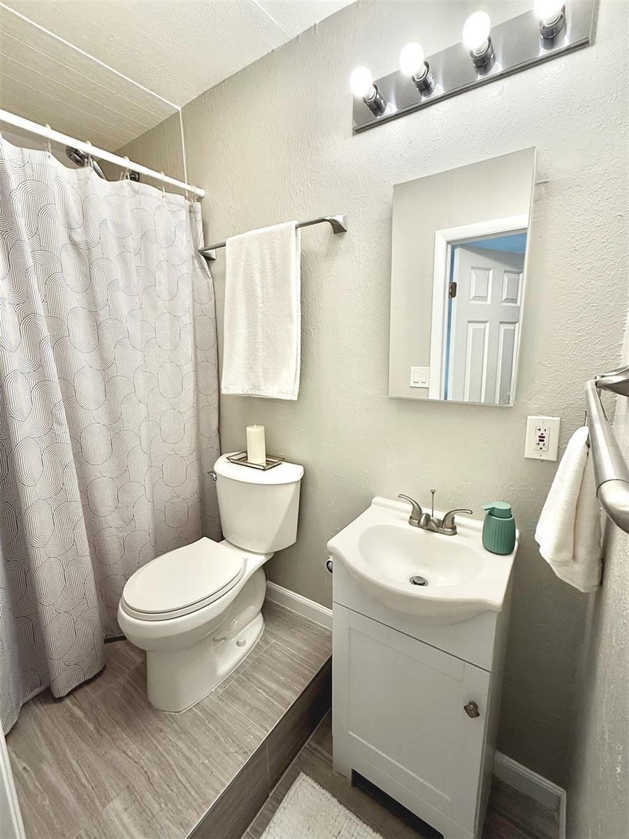 Image 18 of 25 For 6138 11th Avenue S