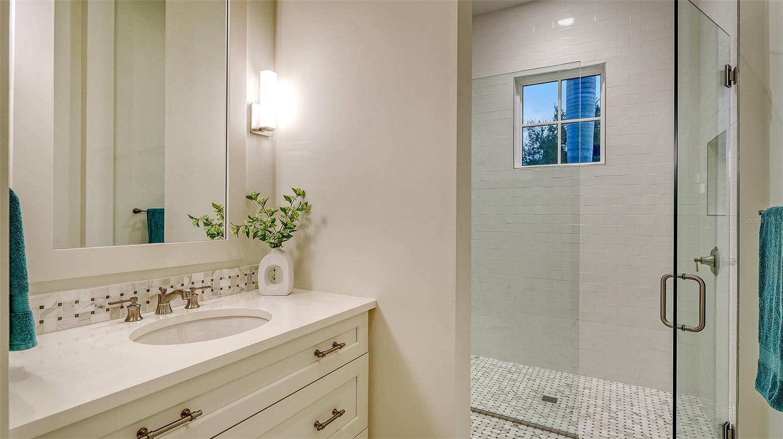 Image 32 of 90 For 15904 Baycross Drive