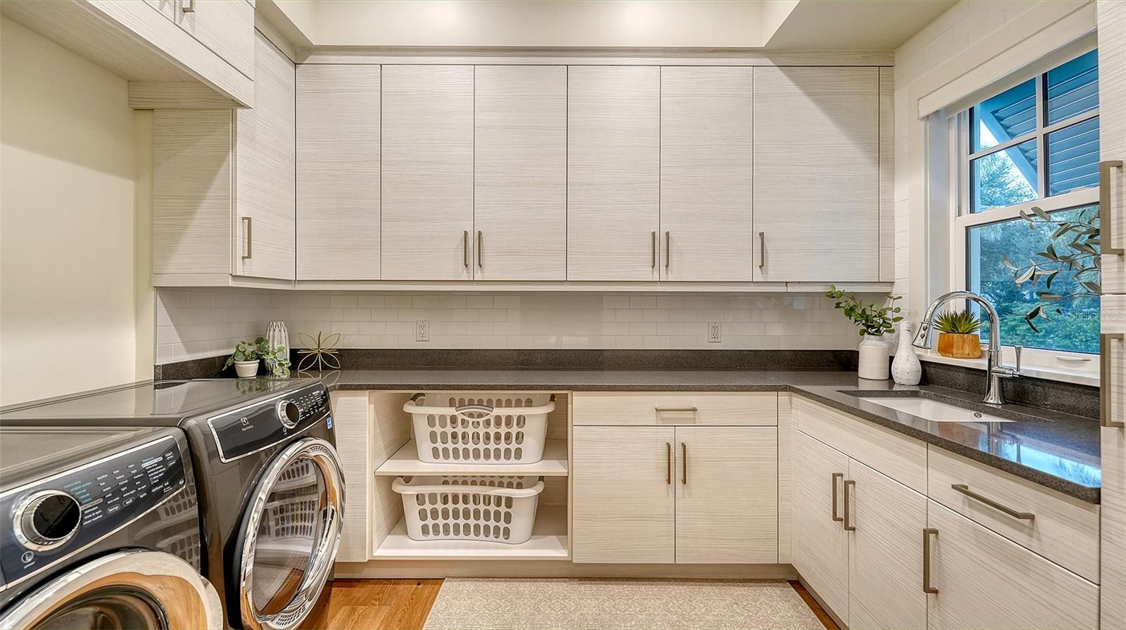 Image 36 of 90 For 15904 Baycross Drive