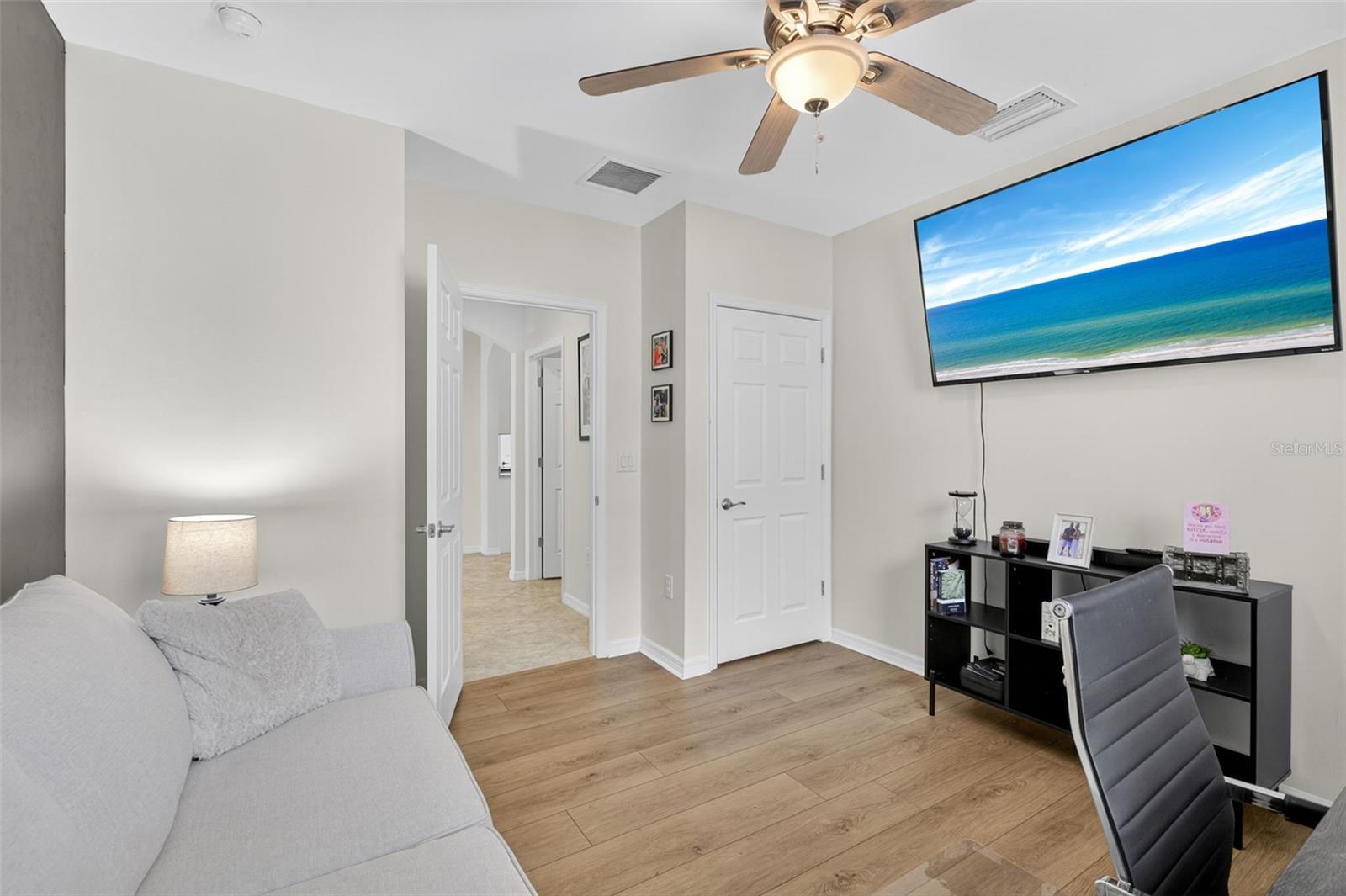 Image 17 of 53 For 3206 Birchin Lane