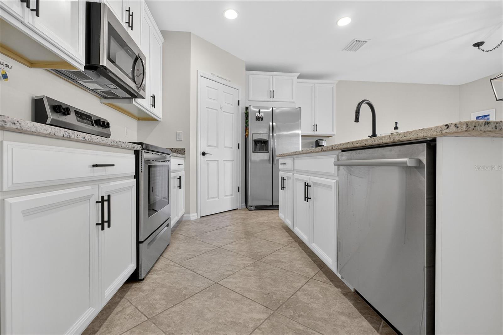 Image 20 of 53 For 3206 Birchin Lane