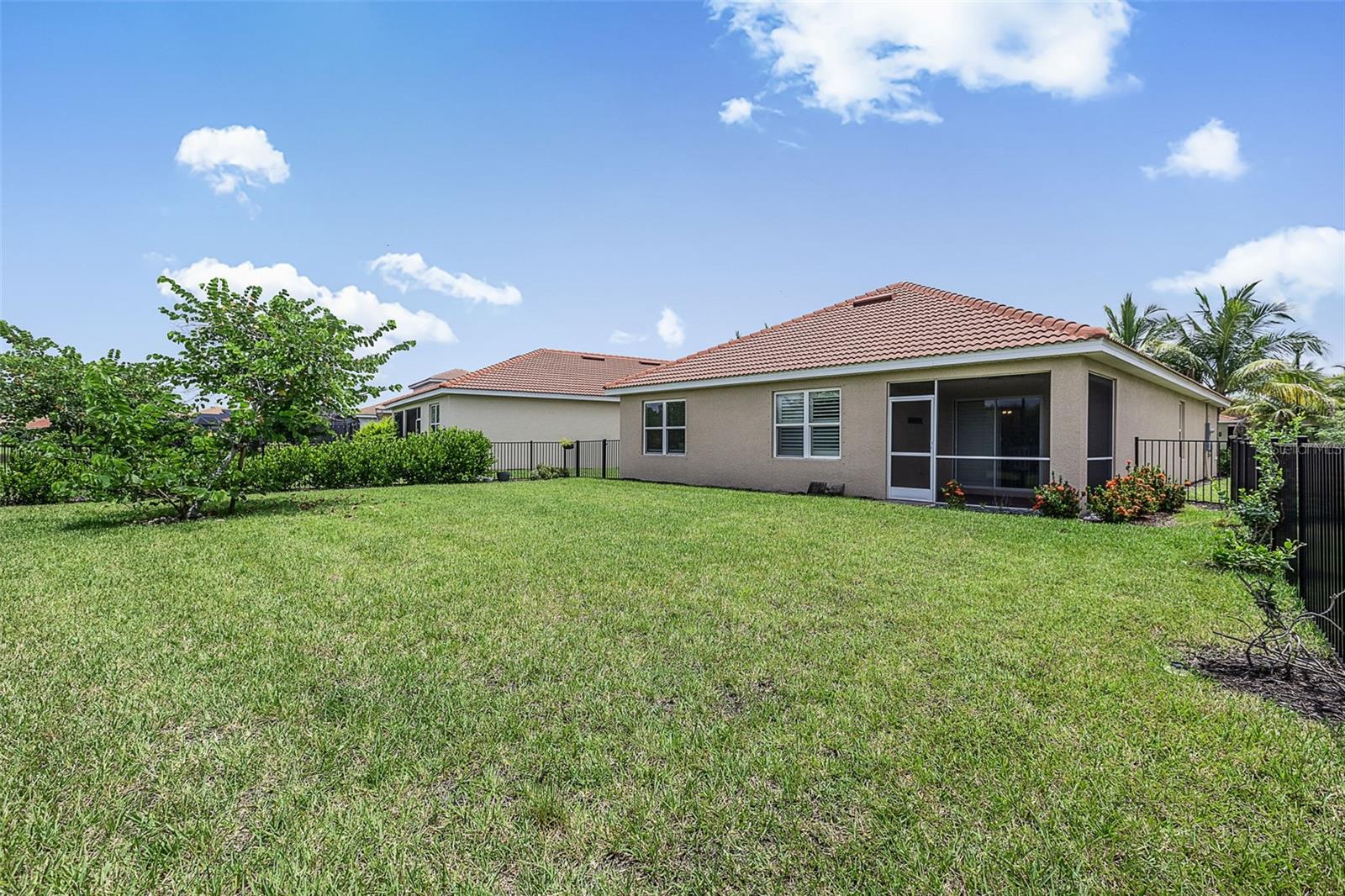Image 40 of 53 For 3206 Birchin Lane