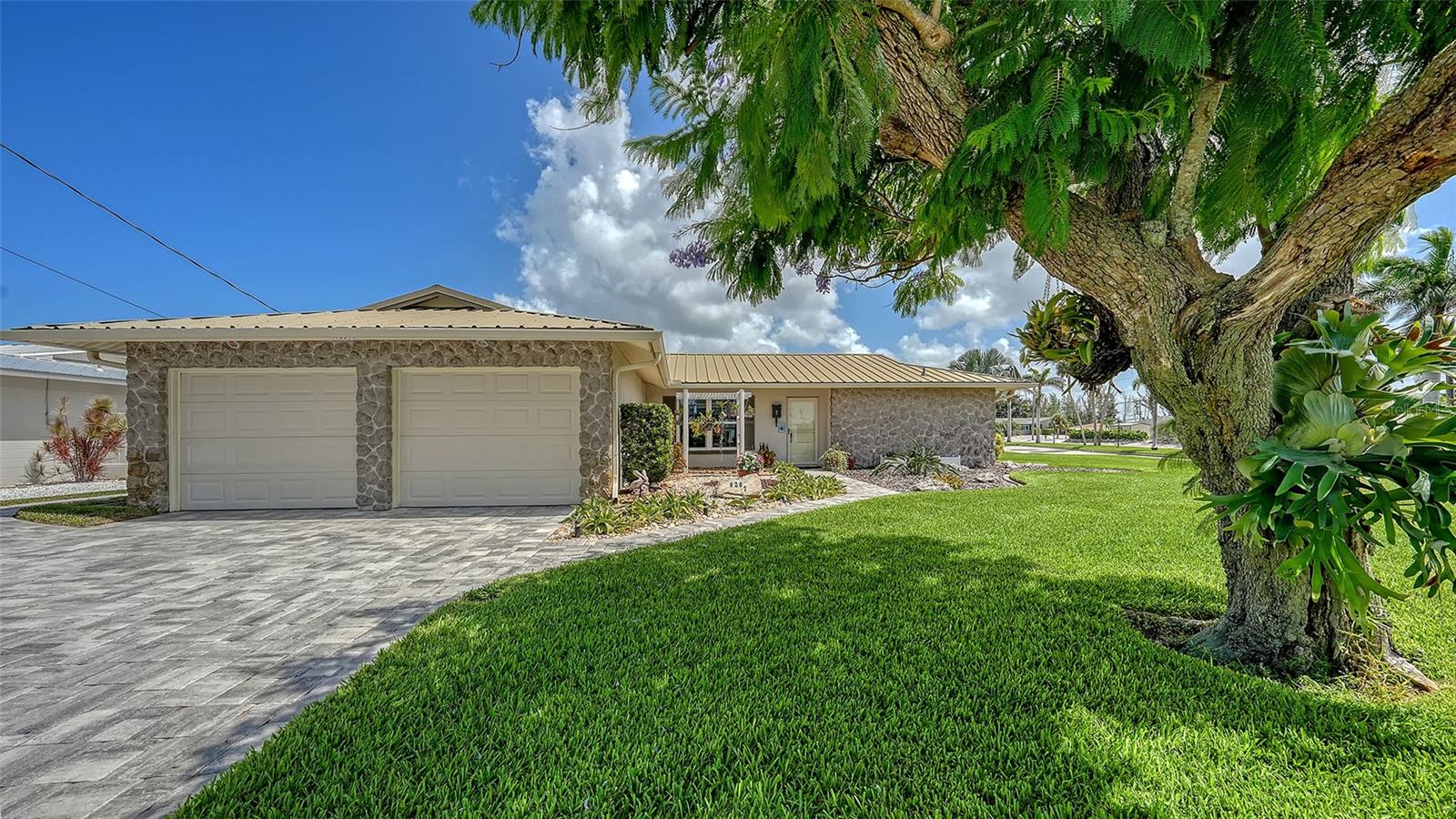 Details for 9207 Bimini Drive, BRADENTON, FL 34210