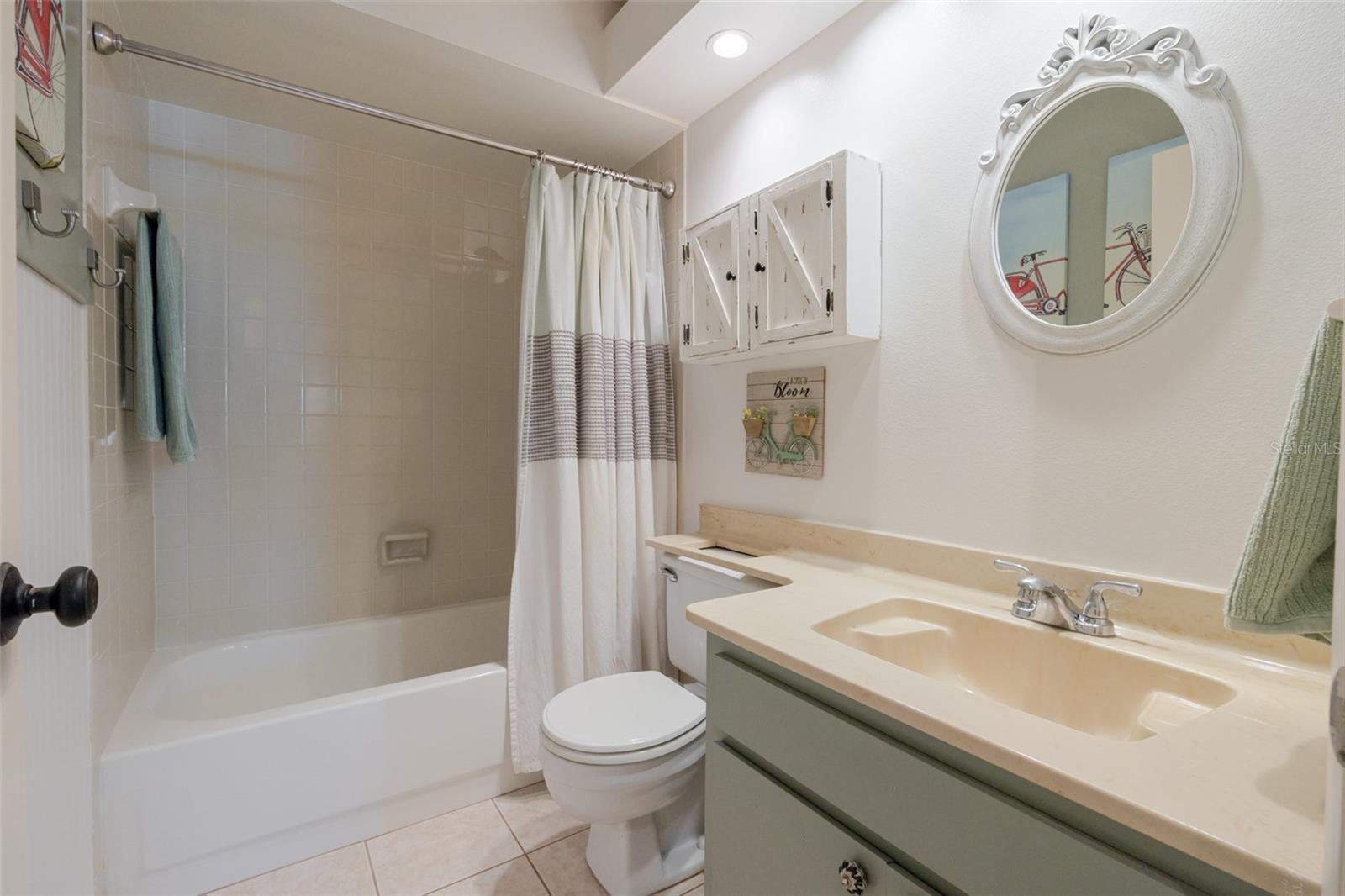 Image 11 of 23 For 4846 Village Gardens Drive
