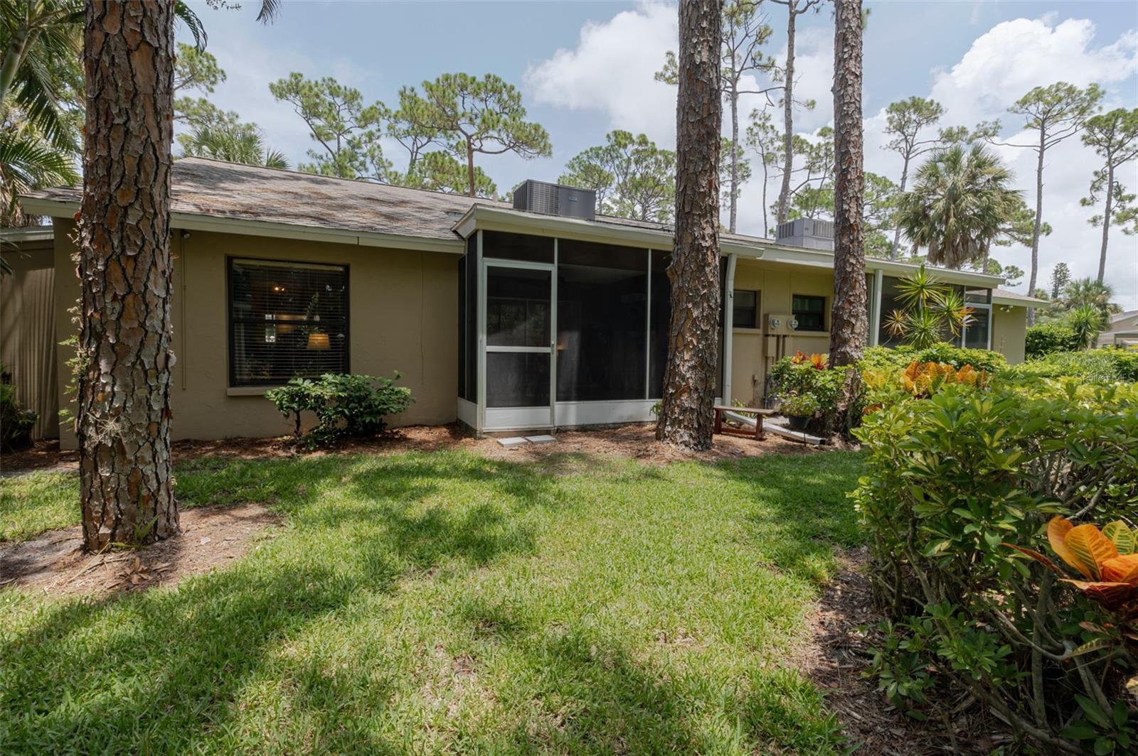 Image 15 of 23 For 4846 Village Gardens Drive