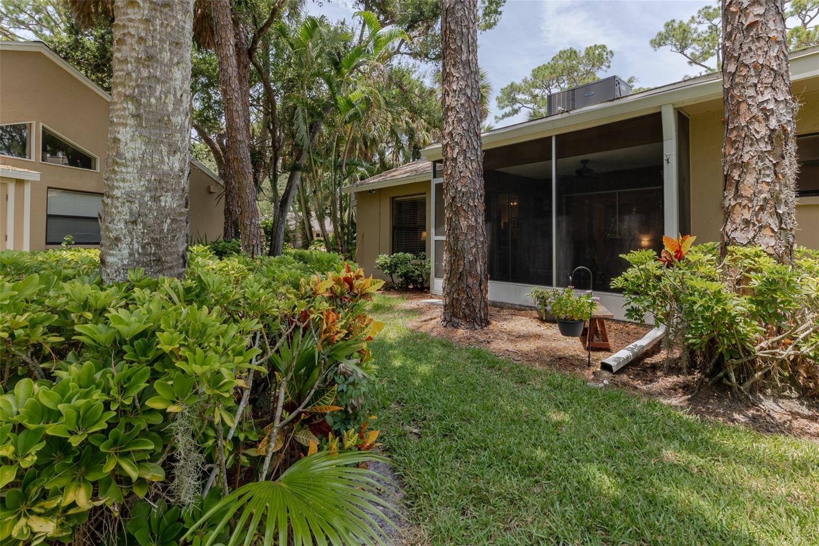 Image 16 of 23 For 4846 Village Gardens Drive