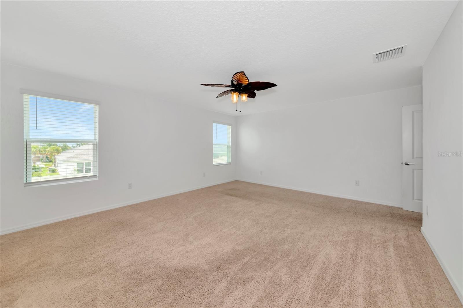 Image 14 of 27 For 5921 Laurelcrest Glen