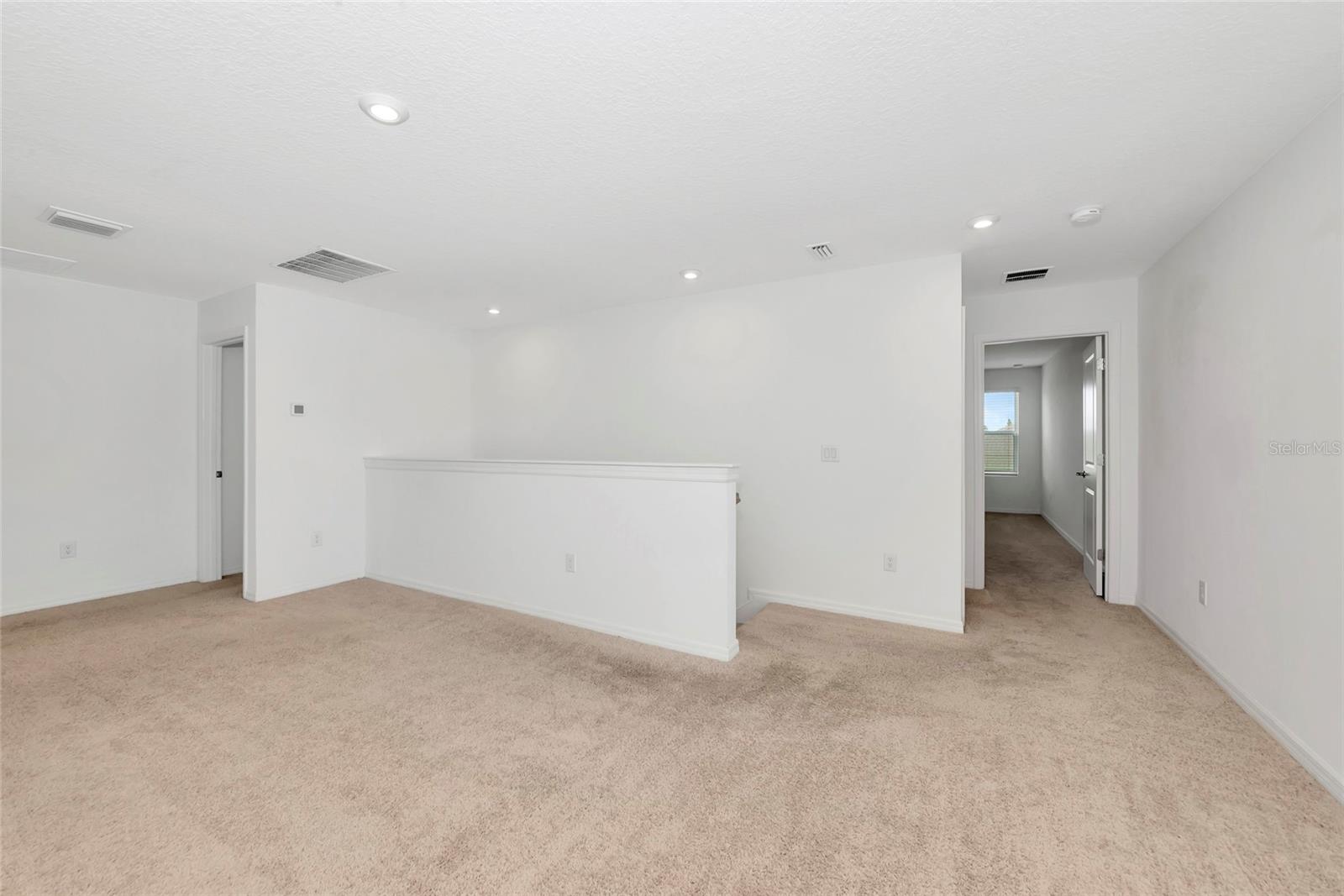 Image 18 of 27 For 5921 Laurelcrest Glen