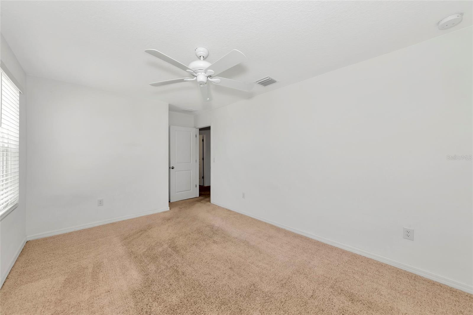 Image 21 of 27 For 5921 Laurelcrest Glen