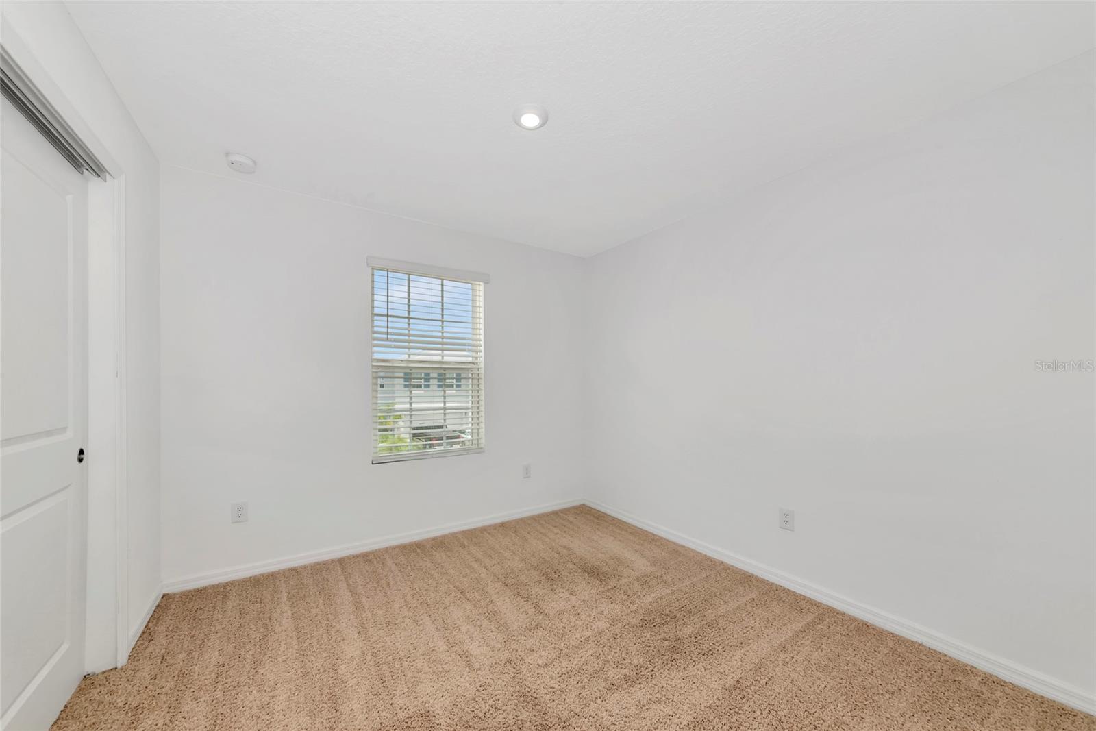 Image 22 of 27 For 5921 Laurelcrest Glen