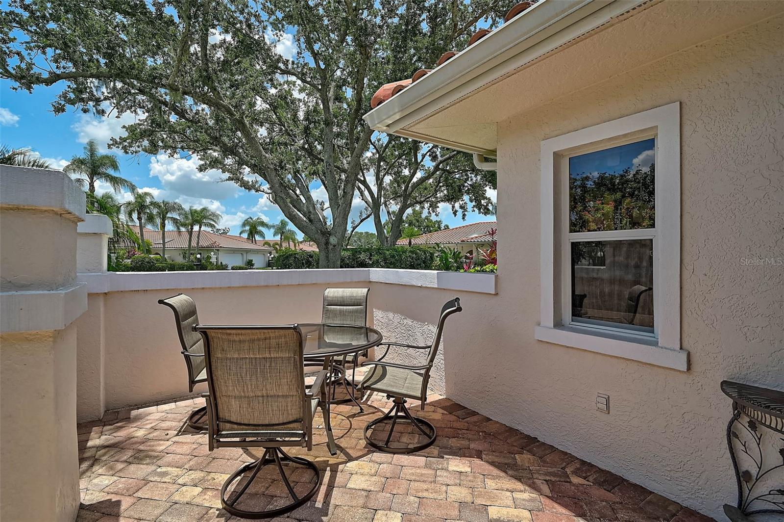 Image 6 of 50 For 7341 Golf Pointe Circle