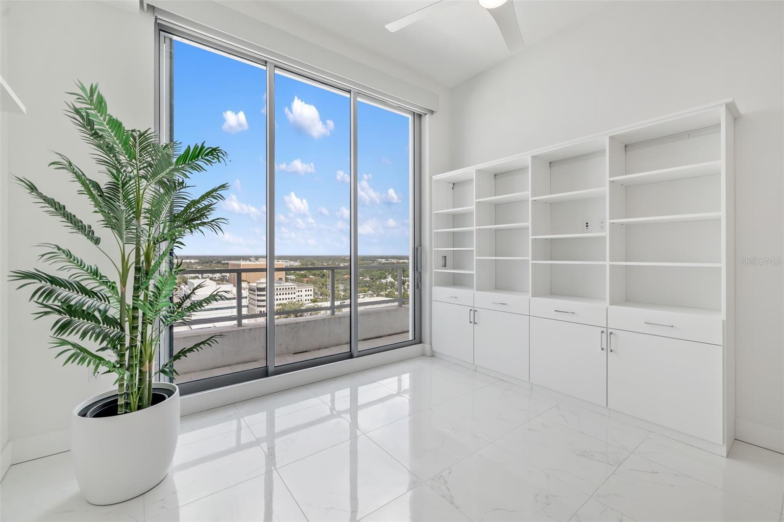 Image 42 of 81 For 111 Pineapple Avenue 1204