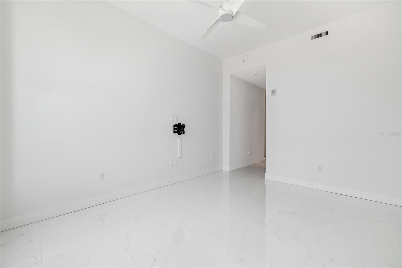 Image 47 of 81 For 111 Pineapple Avenue 1204