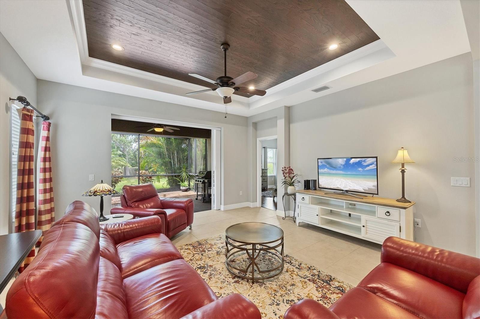 Image 3 of 20 For 6964 White Willow Court
