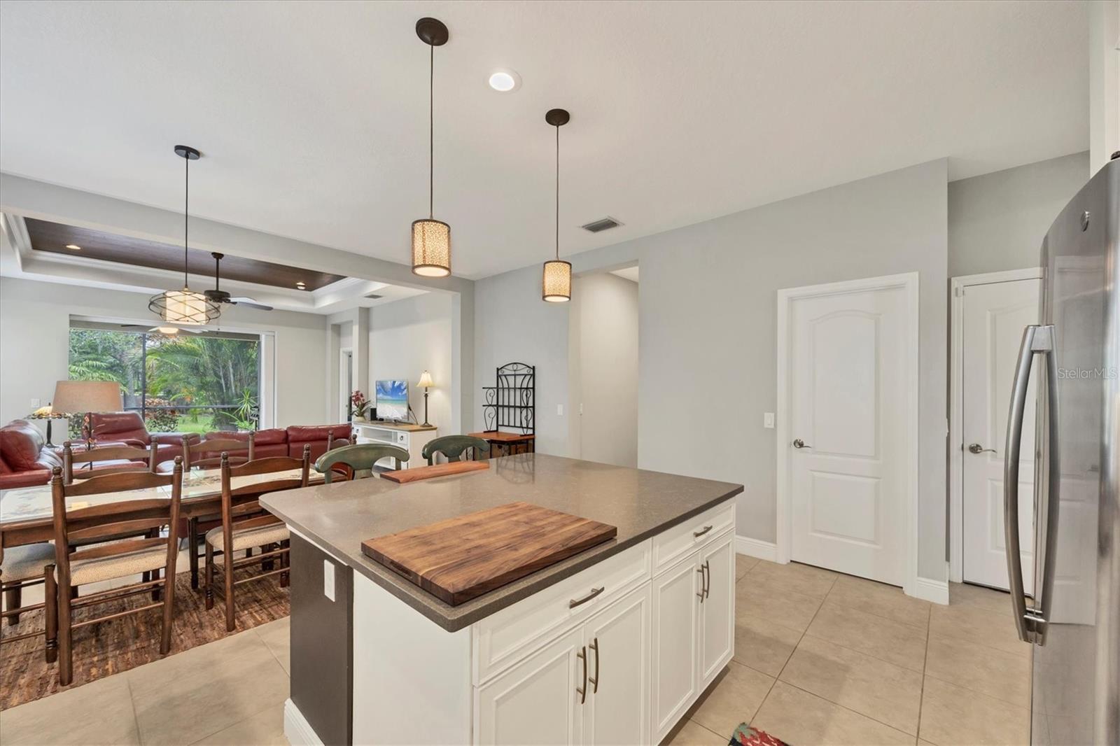 Image 5 of 20 For 6964 White Willow Court
