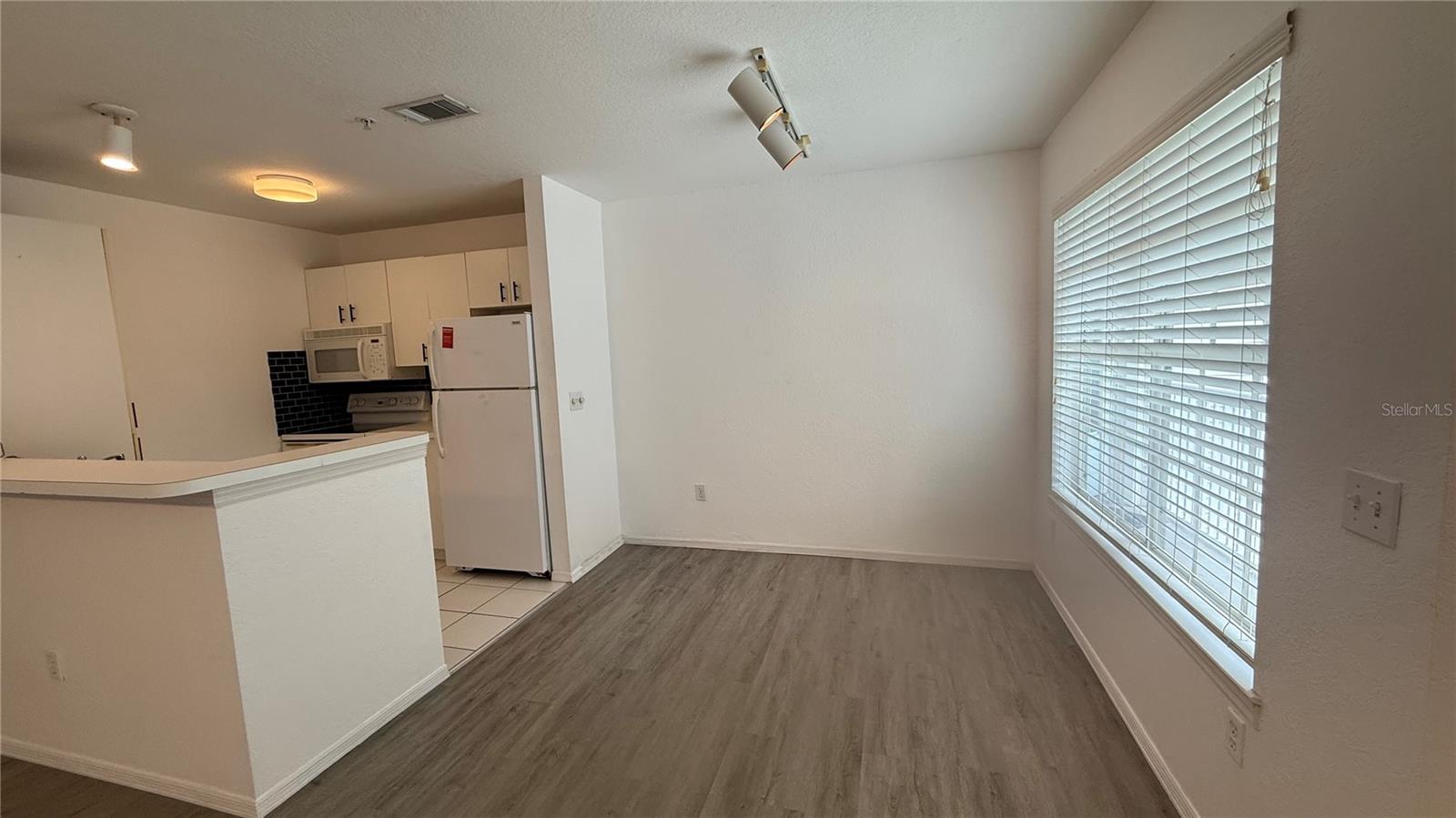Image 6 of 30 For 850 Tamiami Trail 222