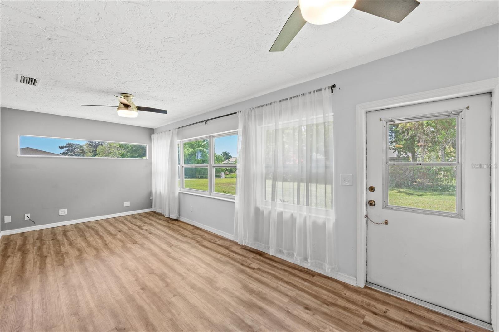 Image 29 of 70 For 7082 Country Club Drive N 7082