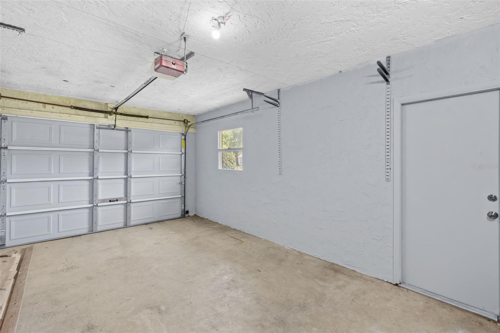 Image 33 of 70 For 7082 Country Club Drive N 7082