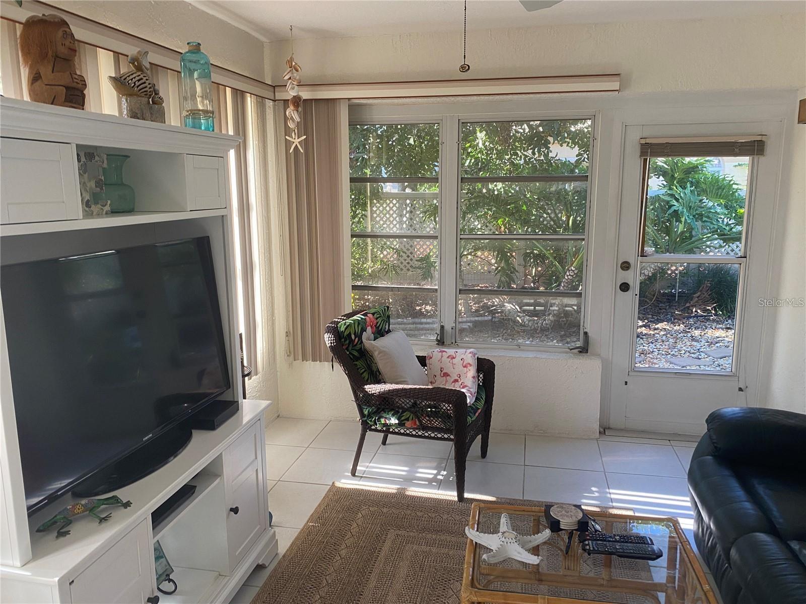 Image 6 of 22 For 5712 34th Court W