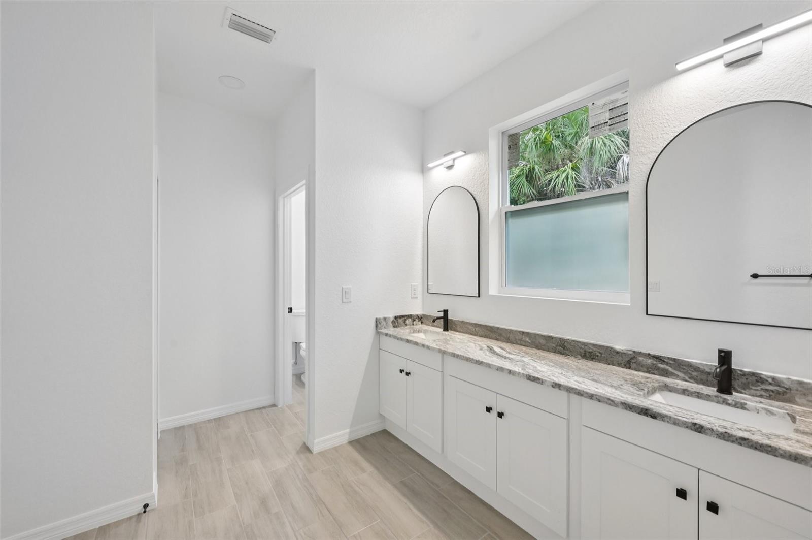 Image 21 of 40 For 2470 Talwood Terrace