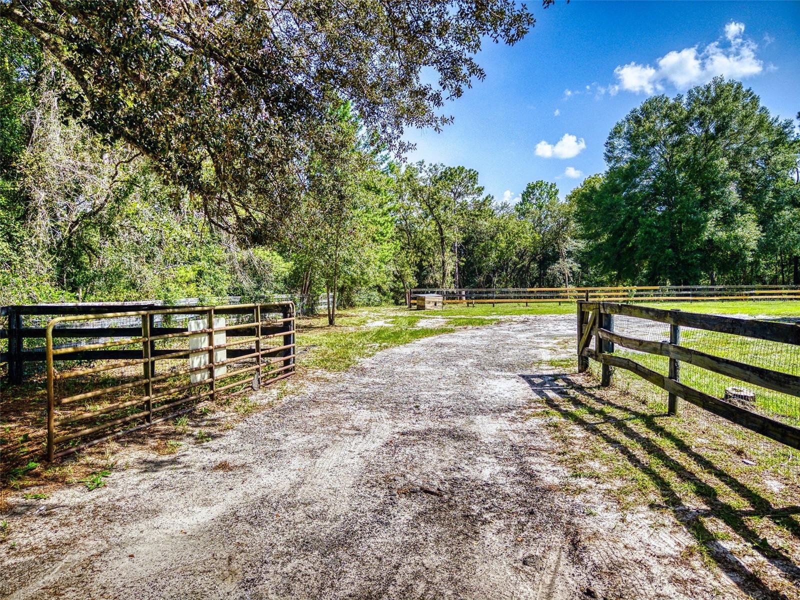 Image 5 of 65 For 7360 157th Lane