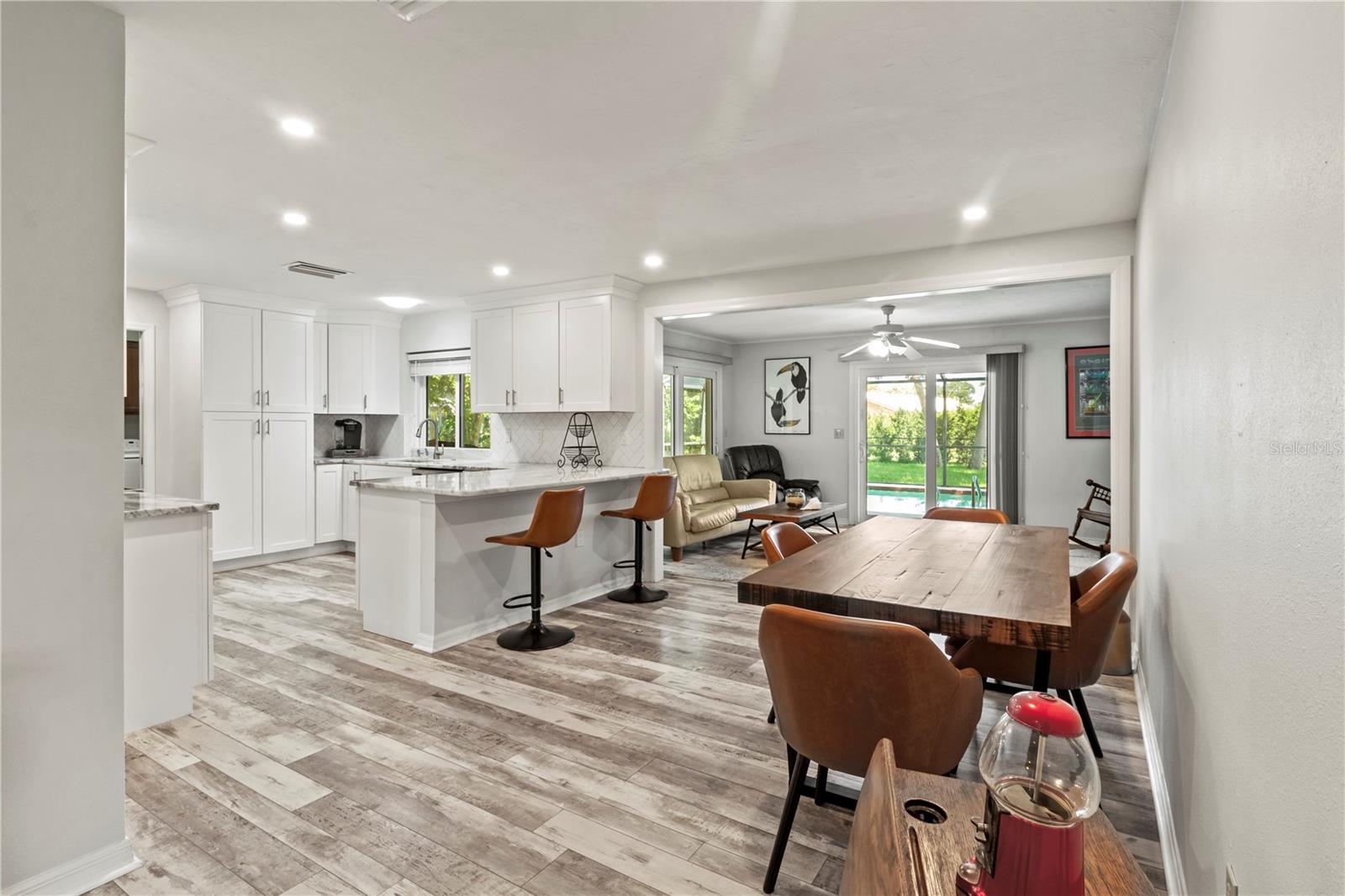 Image 10 of 59 For 107 Corot Drive