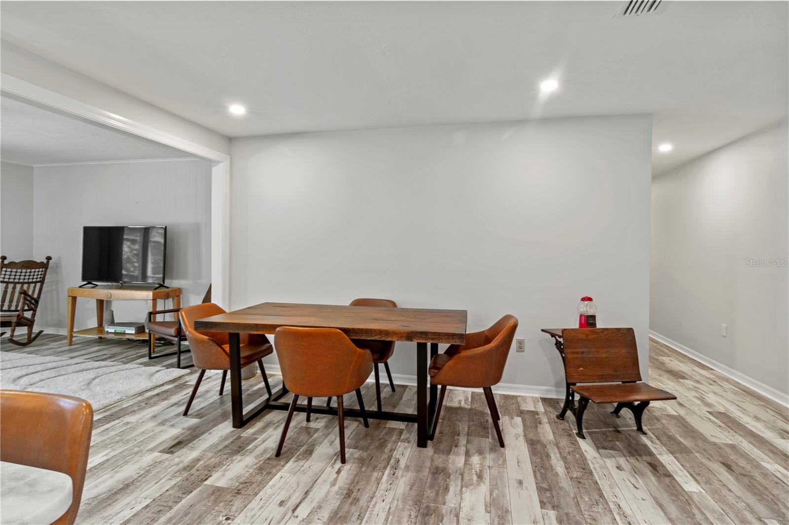 Image 11 of 59 For 107 Corot Drive
