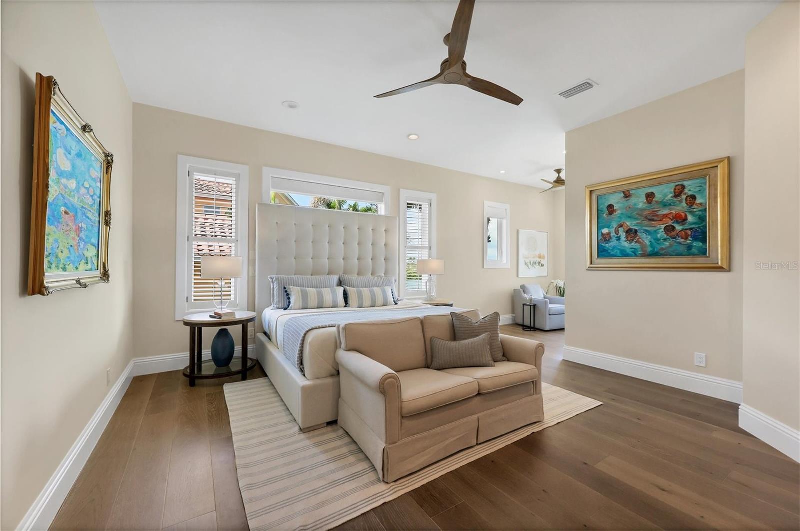 Image 30 of 63 For 559 Bob Hope Drive