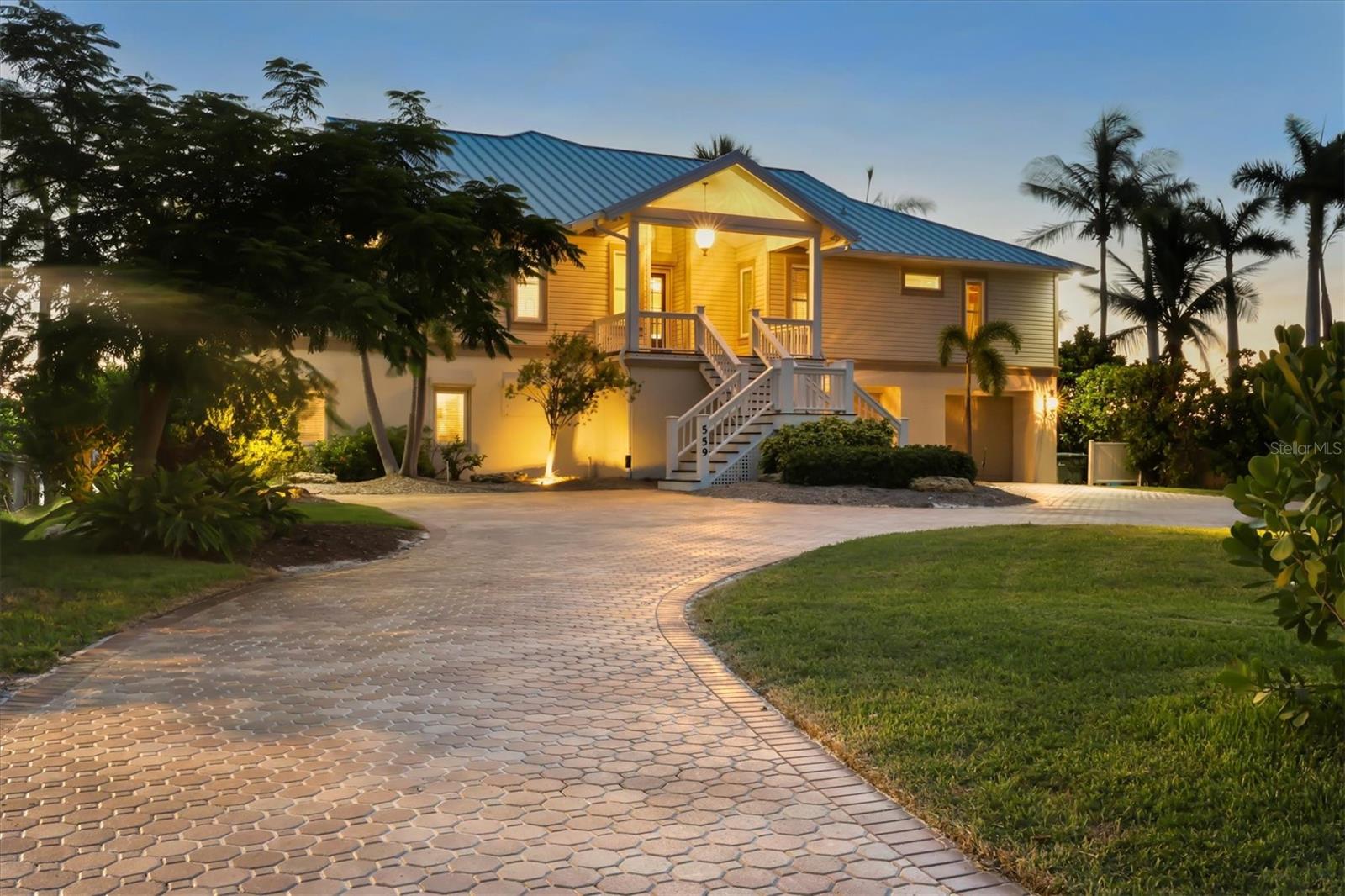 Image 5 of 63 For 559 Bob Hope Drive
