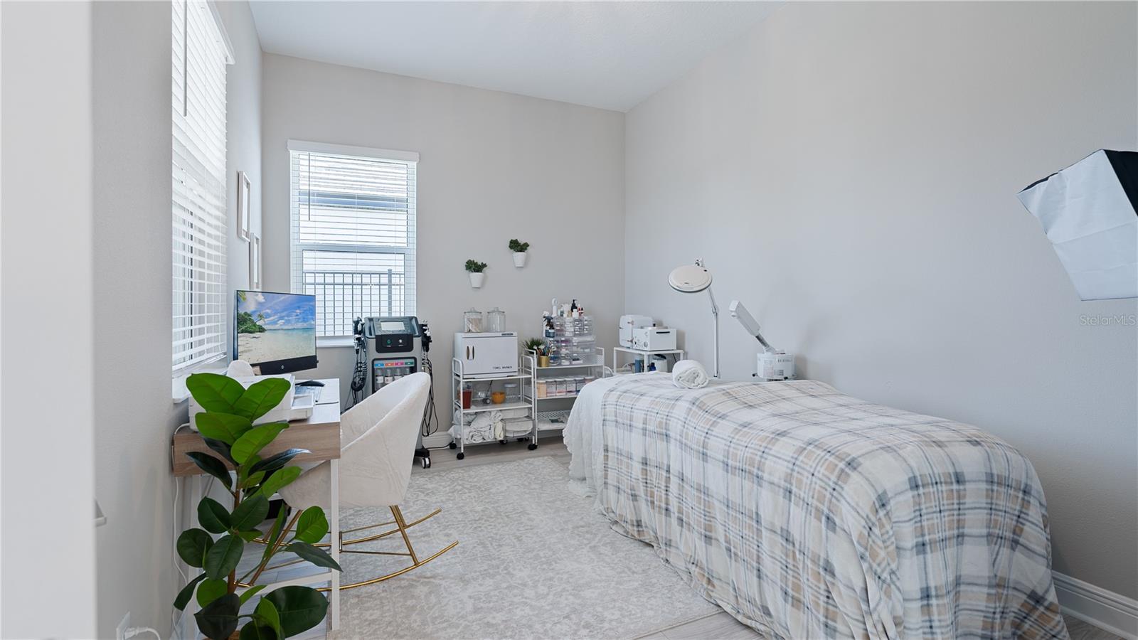Image 20 of 32 For 6172 Lungo Lago Drive