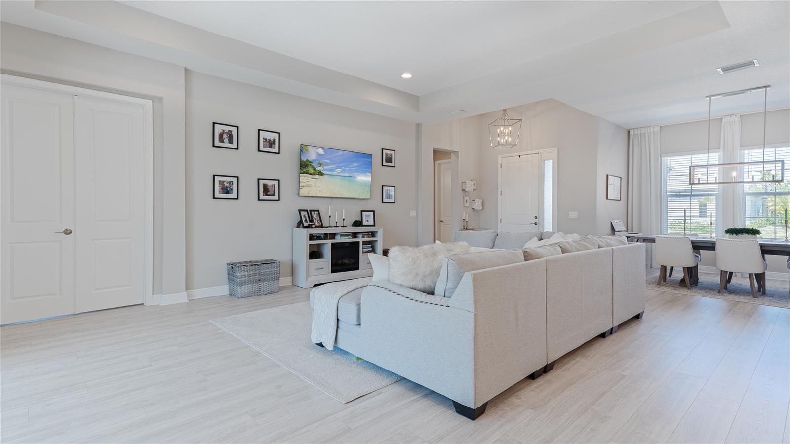Image 5 of 32 For 6172 Lungo Lago Drive