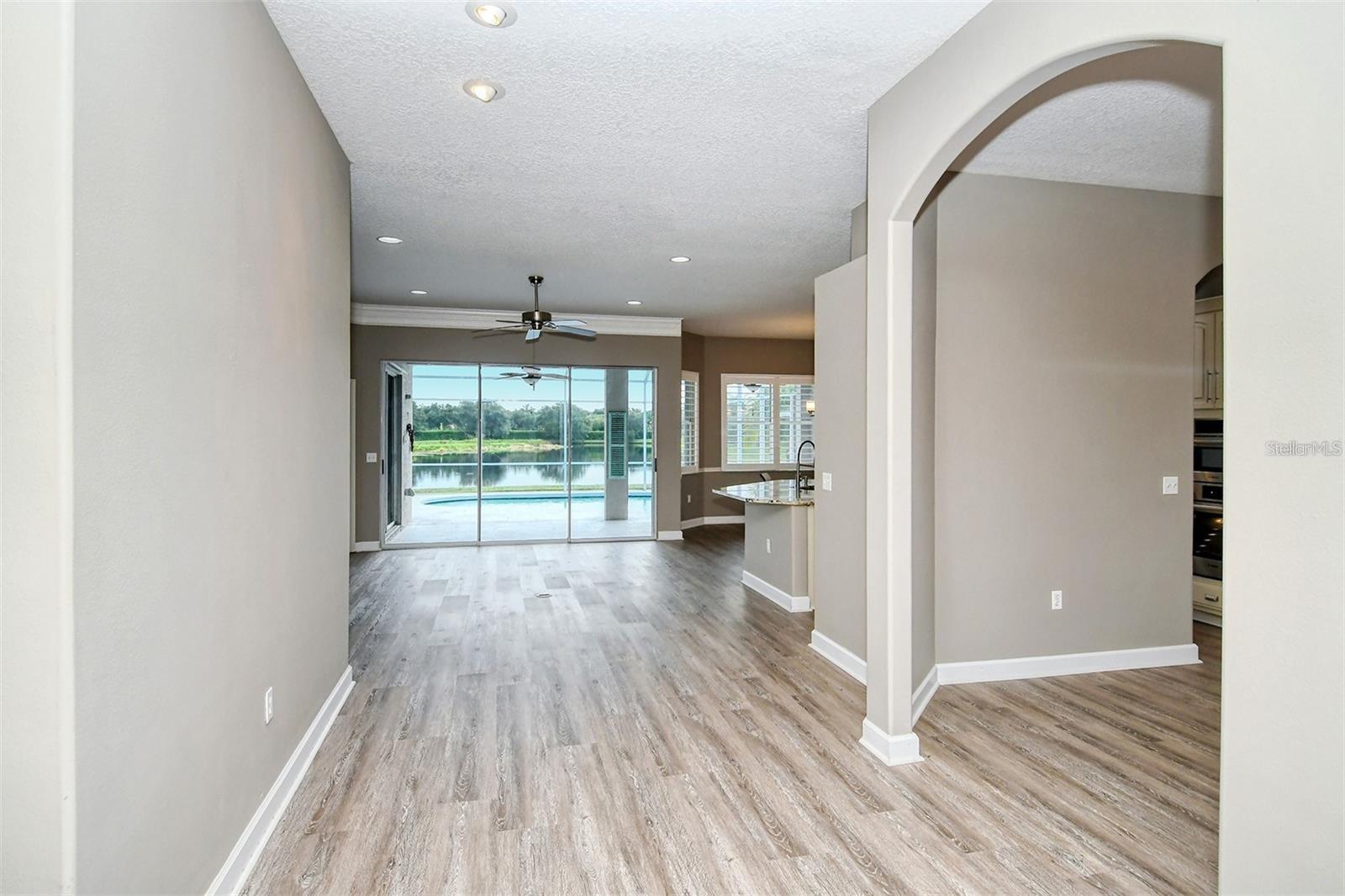 Image 6 of 50 For 6807 Sagebrush Circle